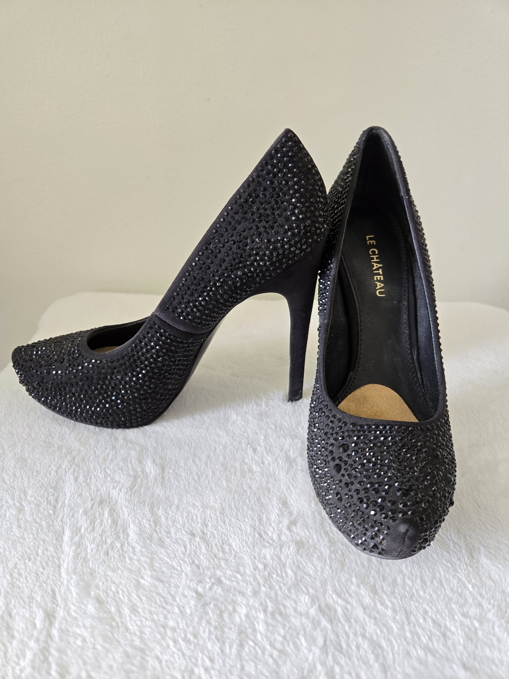le chateau Black Crystal-Studded Stiletto Pumps